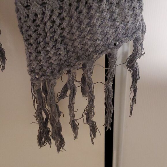 Crochet cardigan shaw style sweater - Picture 3 of 7